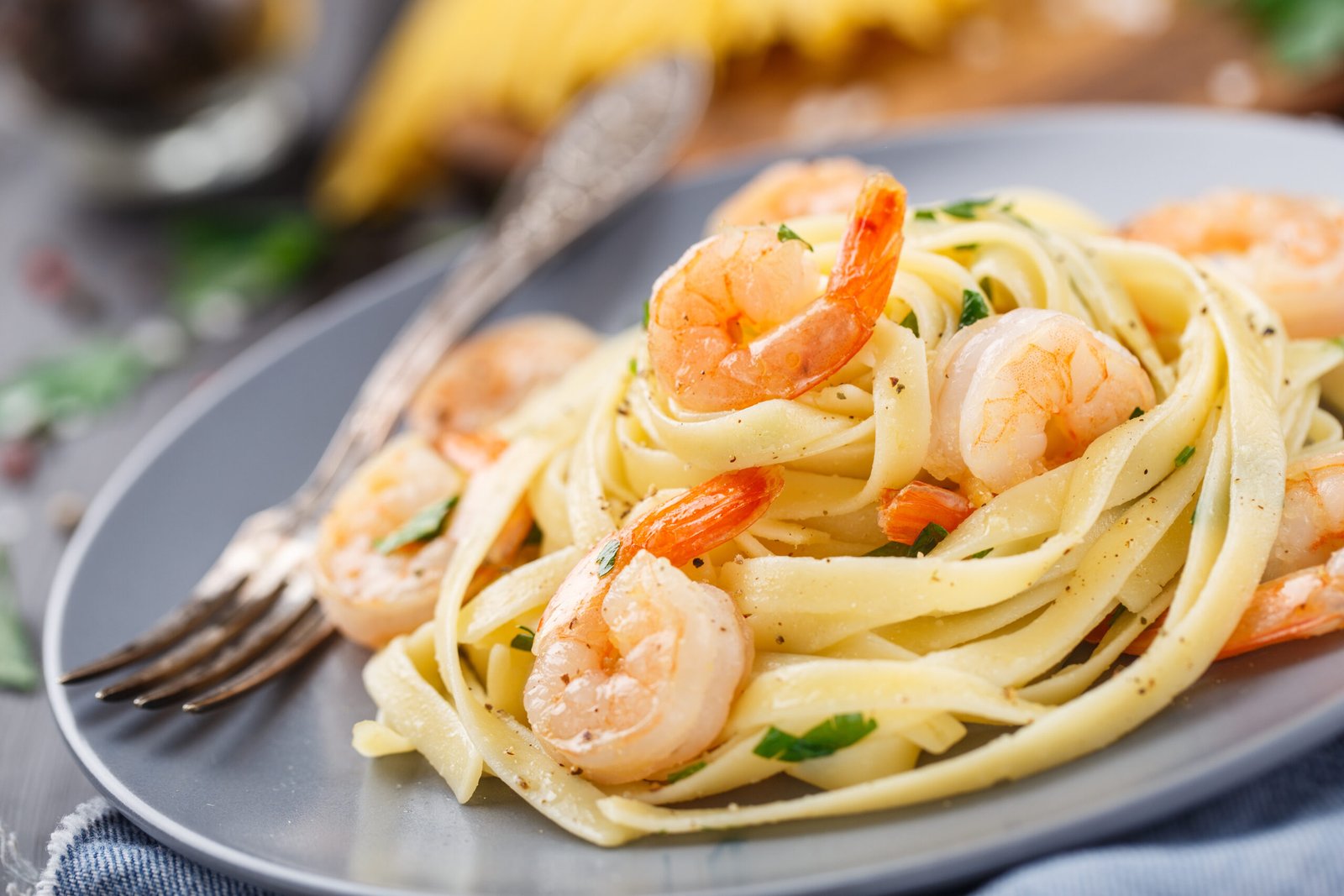 Tagliatelle with shrimps and parsley